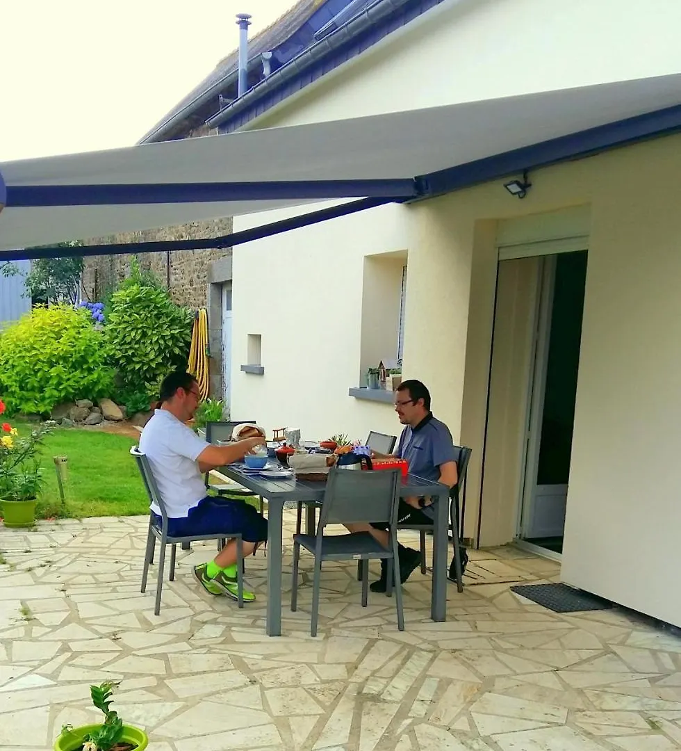 Chambres D'Hotes La Pinderie Val-Couesnon 0*,  France